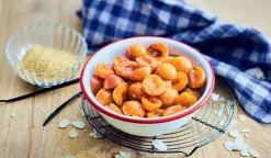 Mirabelles de Lorraine en oreillons, France*Picard